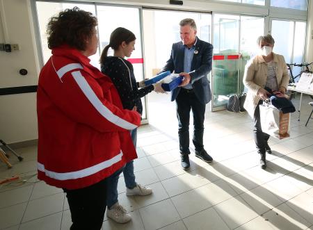 OBISK CENTRA ZA ZBIRANJE POMOČI UKRAJINI 01 FOTO LJUBO VUKELIČ